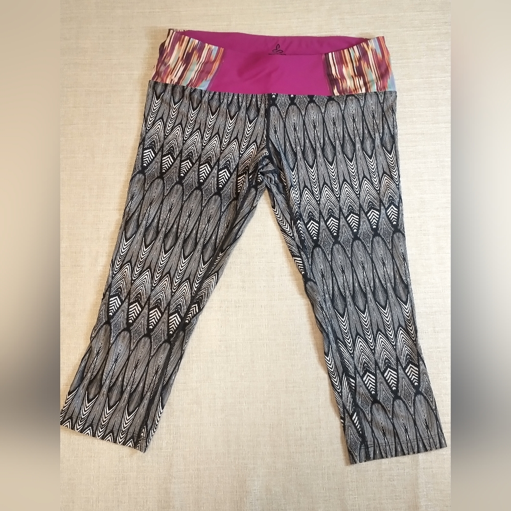 PrAna Capri Leggings Pink Black Women's Size  Medium
